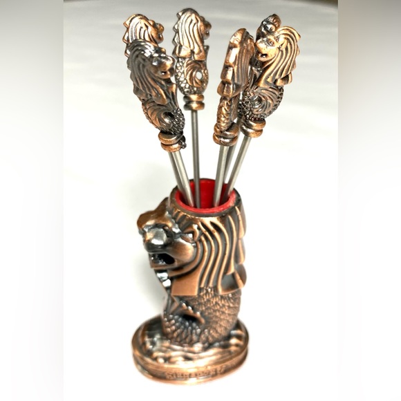 Appetizer Cocktail Forks Merlion Building Model of Singapore Crafts 5 Lion head - Picture 2 of 7